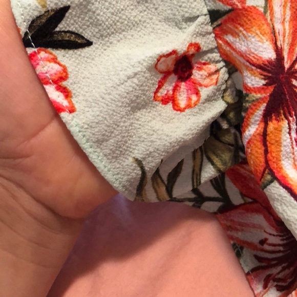 Beautiful romper - Picture 10 of 10